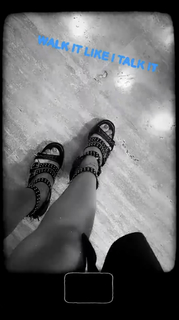 Avneet Kaur feet photo thumbnail