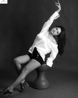 Avneet Kaur feet photo thumbnail
