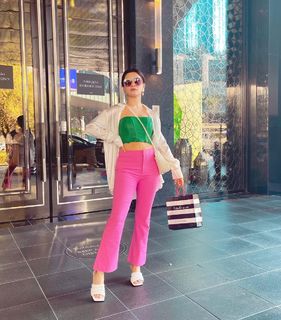 Avneet Kaur feet photo thumbnail