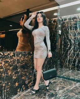 Avneet Kaur feet photo thumbnail