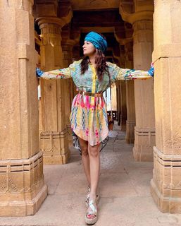 Avneet Kaur feet photo thumbnail