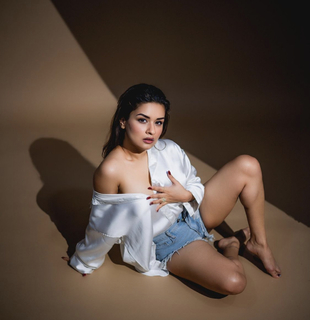 Avneet Kaur feet photo thumbnail