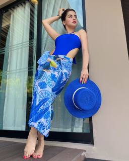Avneet Kaur feet photo thumbnail