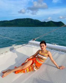 Avneet Kaur feet photo thumbnail