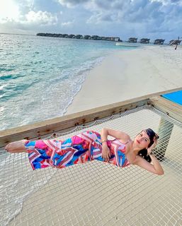 Avneet Kaur feet photo thumbnail