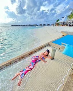 Avneet Kaur feet photo thumbnail
