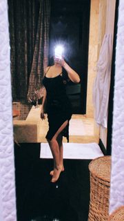 Avneet Kaur feet photo thumbnail