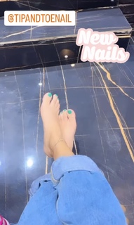 Avneet Kaur feet photo thumbnail