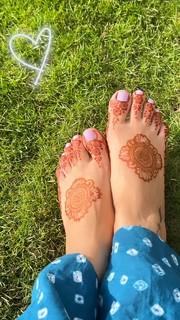 Avneet Kaur feet photo thumbnail