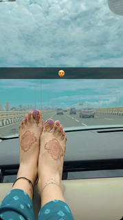 Avneet Kaur feet photo thumbnail