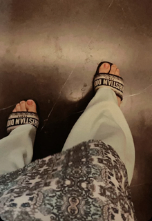 Avneet Kaur feet photo thumbnail
