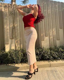 Avneet Kaur feet photo thumbnail