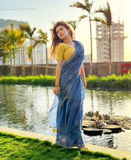 Avneet Kaur feet photo thumbnail
