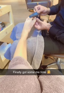 Avneet Kaur feet photo thumbnail