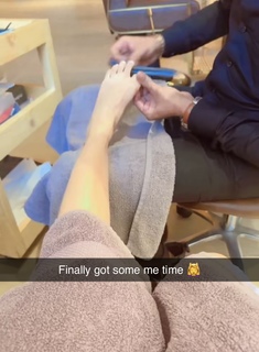 Avneet Kaur feet photo thumbnail