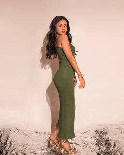 Avneet Kaur feet photo thumbnail