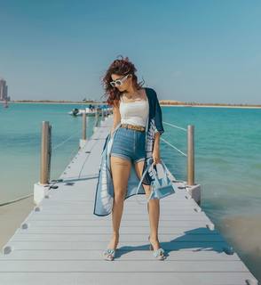 Avneet Kaur feet photo thumbnail