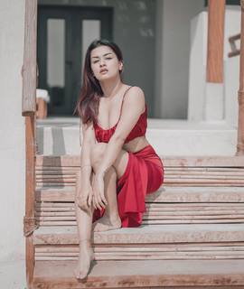 Avneet Kaur feet photo thumbnail