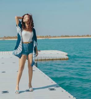 Avneet Kaur feet photo thumbnail