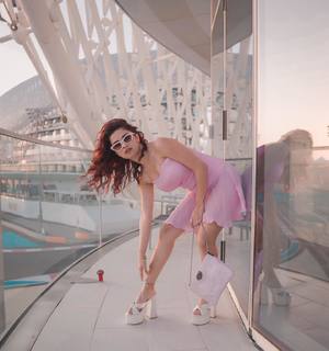 Avneet Kaur feet photo thumbnail