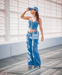 Avneet Kaur feet photo thumbnail