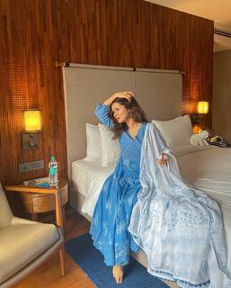 Avneet Kaur feet photo thumbnail