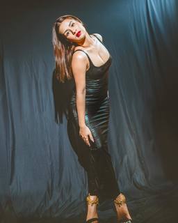 Avneet Kaur feet photo thumbnail
