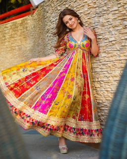 Avneet Kaur feet photo thumbnail