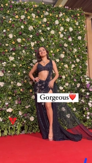 Avneet Kaur feet photo thumbnail
