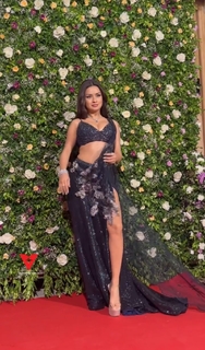 Avneet Kaur feet photo thumbnail