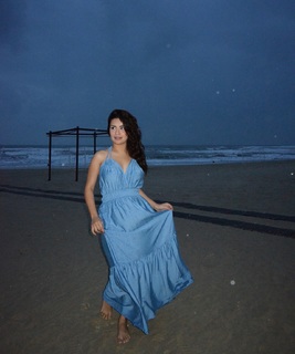 Avneet Kaur feet photo thumbnail