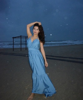 Avneet Kaur feet photo thumbnail