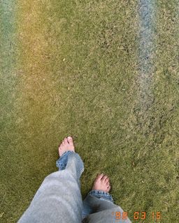 Avneet Kaur feet photo thumbnail