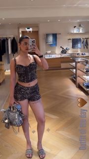 Avneet Kaur feet photo thumbnail