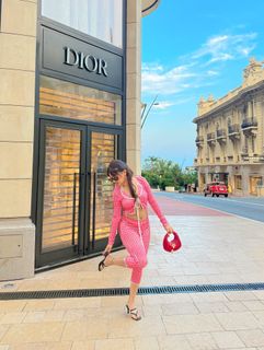 Avneet Kaur feet photo thumbnail