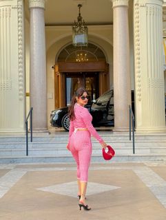 Avneet Kaur feet photo thumbnail