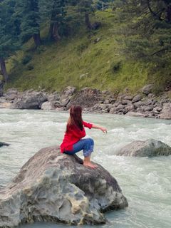 Avneet Kaur feet photo 10
