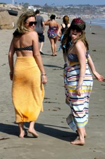 Avril Lavigne feet photo thumbnail