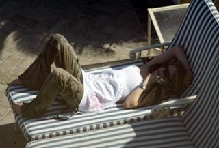 Avril Lavigne feet photo thumbnail