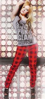 Avril Lavigne feet photo thumbnail
