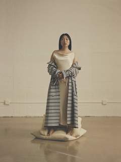 Awkwafina feet photo thumbnail