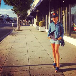 Axelle Laffont feet photo 1