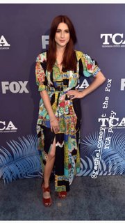 Aya Cash feet photo thumbnail
