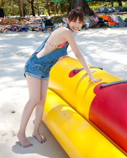 Aya Hirano feet photo thumbnail