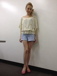 Aya Hirano feet photo thumbnail