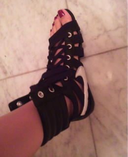 Aya Hirano feet photo thumbnail