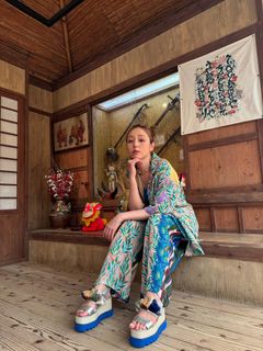 Aya Hirano feet photo thumbnail