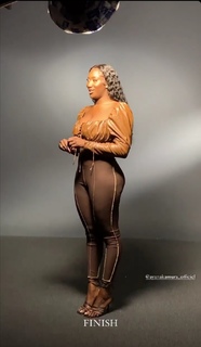 Aya Nakamura feet photo thumbnail