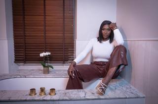 Aya Nakamura feet photo thumbnail