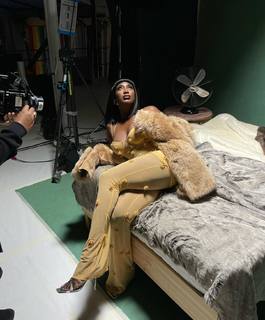 Aya Nakamura feet photo thumbnail